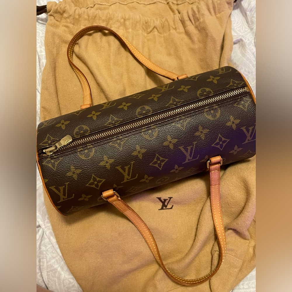❤️SOLD❤️Authentic Vintage LOUIS VUITTON Papillon 26 in Monogram Canvas